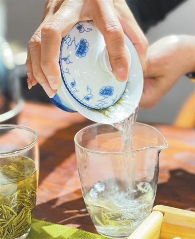 易多投资 顺时而饮，科学品茗（信息服务台）